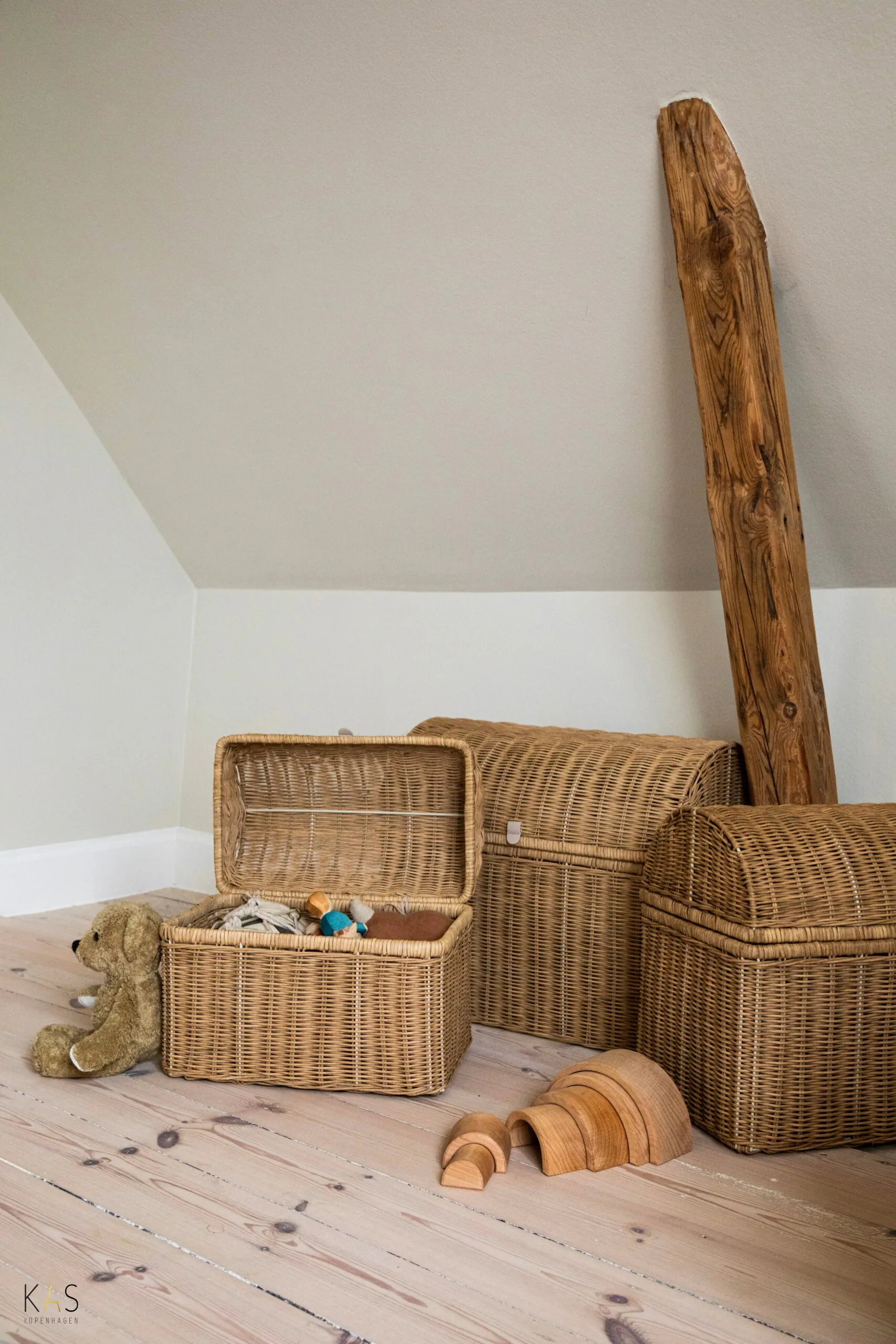 kurver OG korger til oppbevaring av leker og tekstiler på barnerommet, smarte løsninger til organisering